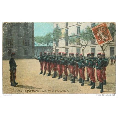 carte postale ancienne MILITARIA Infanterie Section à l exercice 1910