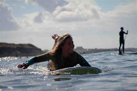 O Surfer En Bretagne D Butant Apprentice Surfers How To Start