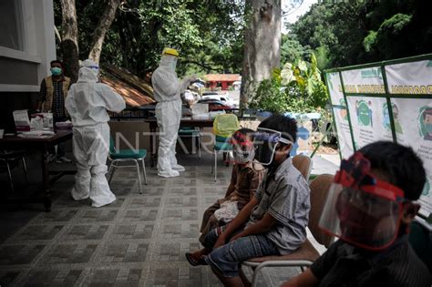 Tes Cepat Antigen Di Kebun Binatang Bandung Antara Foto