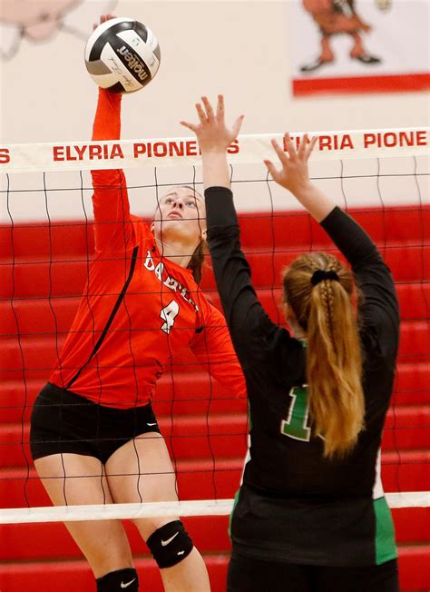 Volleyball Brooke Fatzinger And Mia Weaver Earn District Player Of The Year Honors