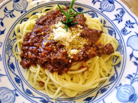 Puten Spie Chen Auf Spaghetti Mit W Rziger Tomatenso E Rezept