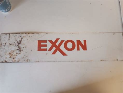 Exxon Sign – Texas Trucks and Classics