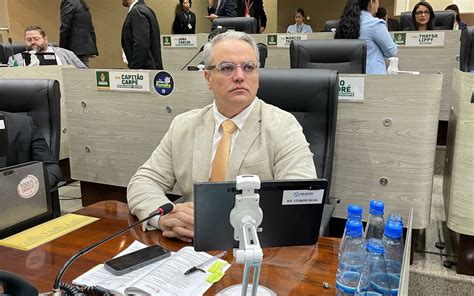 Na CMM vereador Lissandro Breval denuncia abandono da área de embarque