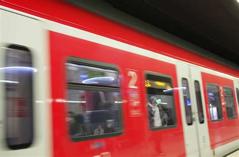 Bahnchaos In Stuttgart Defekte Weichen Kompletter S Bahn Verkehr