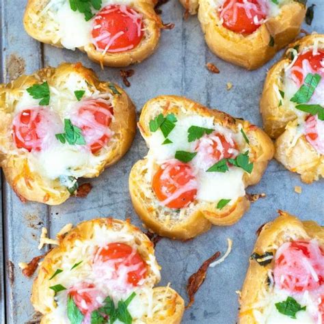 Cheesy Tomato Bread This Ole Mom