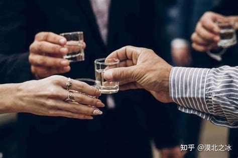 年轻人有多反感酒局文化 不应该让酒背锅 知乎