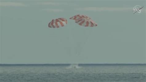 Nasas Orion Capsule Splashes Down Capping Artemis I Mission The