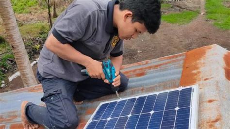 Mahasiswa Unja Bangun Penerangan Jalan Berbasis Plts Di Desa Yang Belum