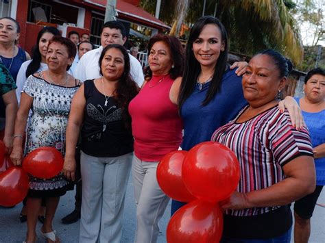 Administracion de LFpuertomorelos moderniza el alumbrado público de