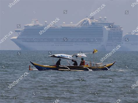 Filipino Fishermen On Boat Maneuver Near Editorial Stock Photo Stock