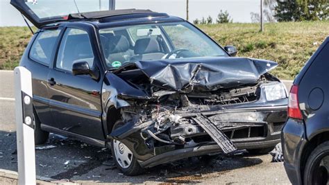 Leonberg J Hrige Bei Unfall Schwer Verletzt Landkreis B Blingen