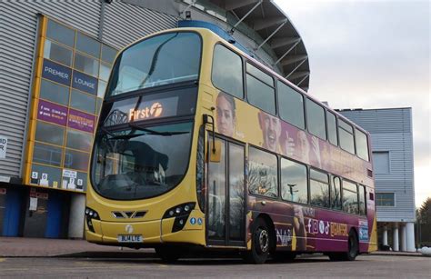 First Bus and Huddersfield team up to unveil Giants bus