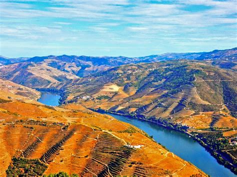 São Leonardo de Galafura monumental miradouro para o Douro