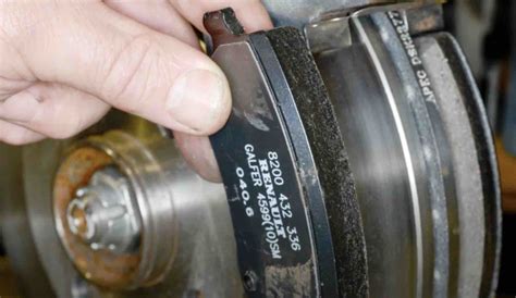 How to Replace Brake Pads, Cost, & When to Replace Them? - AutoVFix.com