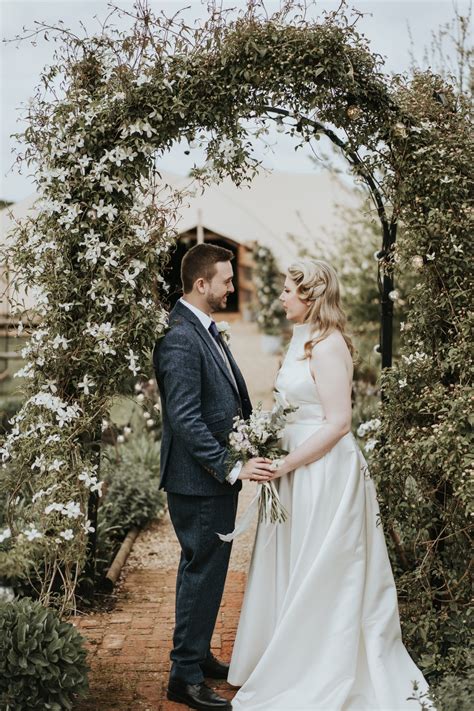 This 55000 Uk Farm Wedding Had Everything Including The Animals