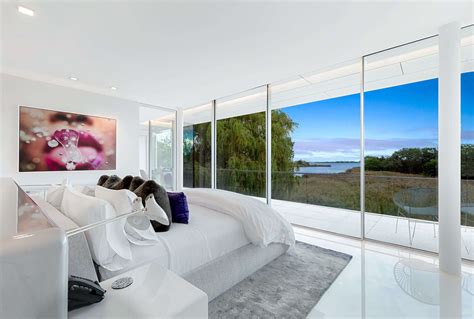 Hamptons Mansion is Eco-Friendly Architectural Wizardry