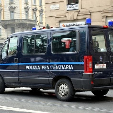 Polizia Penitenziaria Concorso Per 2 568 Allievi Agenti Il Bando