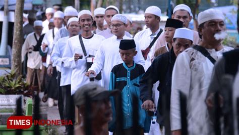 Ribuan Orang Hadiri Haul Akbar Imamain TIMES Indonesia