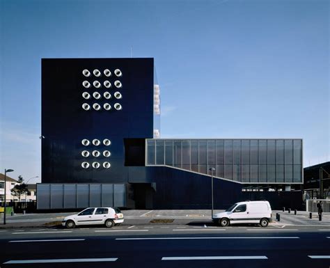 Commissariat of Police in France / X-TU | ArchDaily