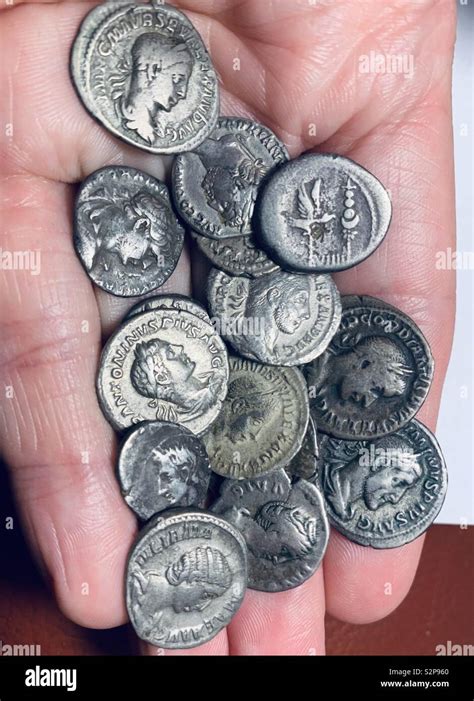 Silver roman coins hi-res stock photography and images - Alamy