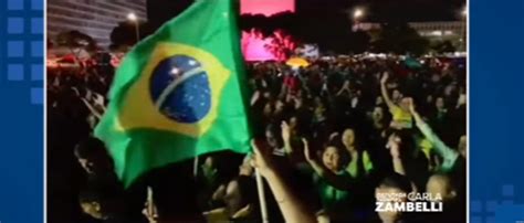 [vÍdeo] A Impressionante Oração Por Bolsonaro Em Brasília