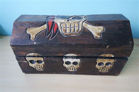 Free Images Wood Box Skull Art Head Pirate 5472x3648 703410