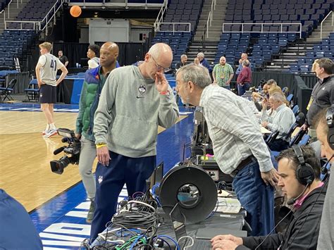 UConn S Dan Hurley P J Carlesimo Reunited At NCAA Tournament