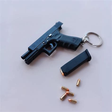 1 3 Glock G17 Pistol Miniature Model Detachable Shell Throwing Full