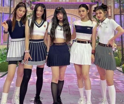 تبينها فولو Kpop outfits Kpop fashion outfits Stage outfits