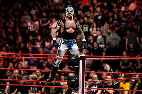 Rey Mysterio Height How Tall Is The American Professional Wrestler