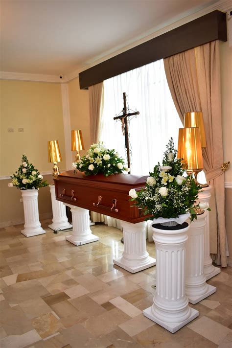 Salas Funeral Home Jardines De Manab