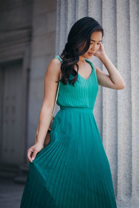 Emerald :: Pleated Ombre Dress - Color & Chic