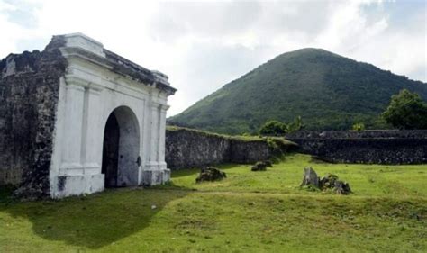 Benteng Nassau Pesona Sejarah Banda Neira Teropong Media