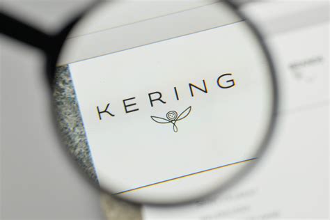 Kering revenues rise