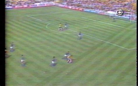 Vídeo Os gols de Brasil 2 x 3 Itália pela Copa do Mundo de 1982 Copa