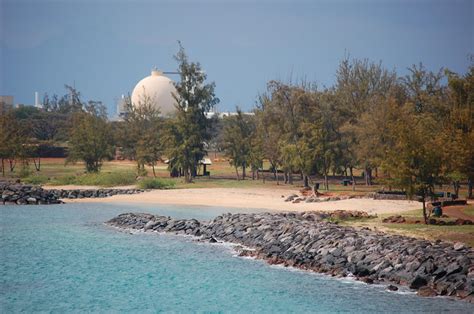 Sand Island Beach Park, Oahu | To-Hawaii.com