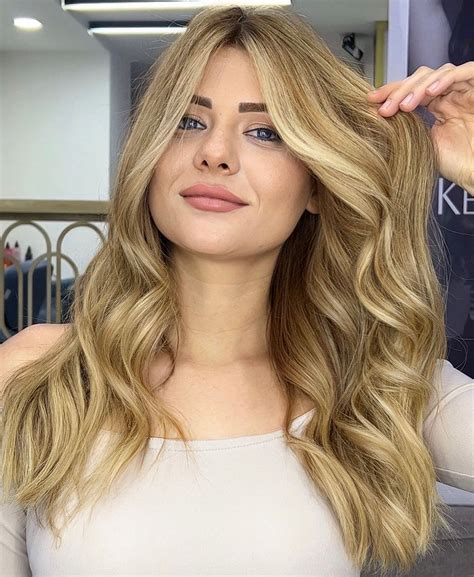 Loiro Nude A Tendência Discreta que Conquistou Corações fevereiro