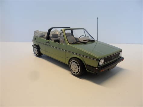 VW Golf 1 Cabrio Plastic Model Car Kit 1 24 Scale 07071