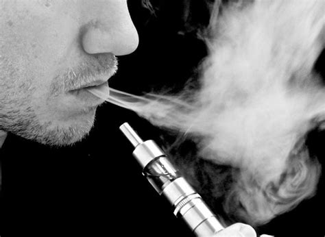man   electronic cigarette vaping  cig  imag flickr