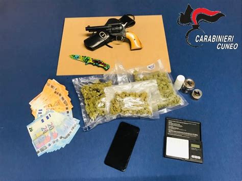 Droga E Armi In Casa Arrestato 30enne Albese Ideawebtv It