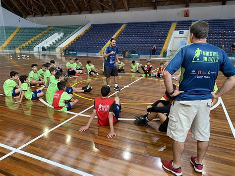 Maestro da Bola Projeto Social Ginásio de Desportos Professor Almir