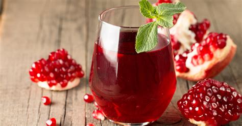 فاكهة الجنة الرمان Pomegranateما هي فوائده وكيفية تحضير عصير الرمان Pomegranate Juice مجلة