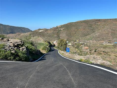 Asfaltado un kilómetro del Camino Los Cabucos en las medianías