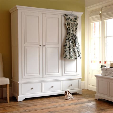 Ascot White Triple Wardrobe J858 With Free Delivery The Cotswold