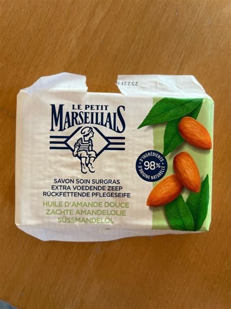 Le Petit Marseillais Savon Soin Surgras à l Huile d Amande Douce 2 x