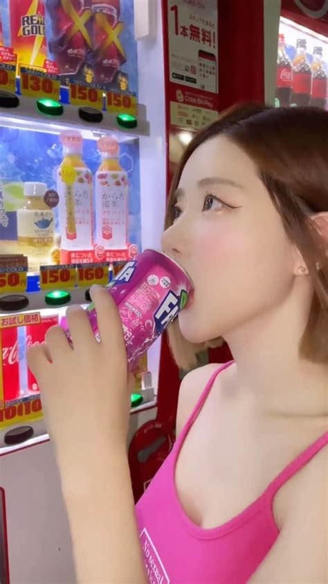 Dj Sodaさんのインスタグラム動画 Dj Sodainstagram 「djsoda Drinks Soda🥤💕」11月11日 21