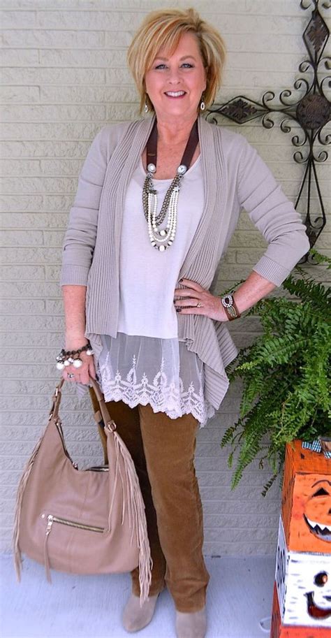 18 Spring Outfits For Women Over 50 To Look Trendy And Chic Addicfashion