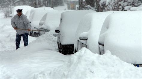 Bis Cm Schnee In Deutschland M Rz Bringt Sp Twinter Mit Gl Tte Und