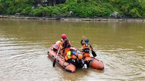 Tim Sar Gabungan Terus Mencari Korban Tenggelam Di Muara Mbaduk