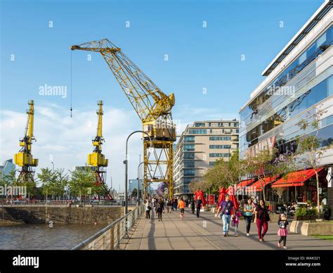 Alte Kr Ne Des Alten Docks Puerto Madero Das Moderne Leben Viertel Um